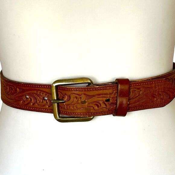 1970s Tooled Western Leather Belt